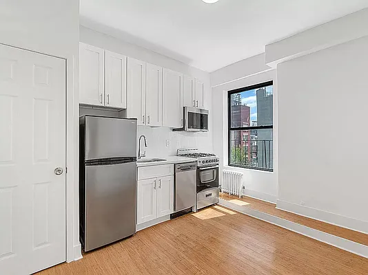 Rented by REAL New York | media 3