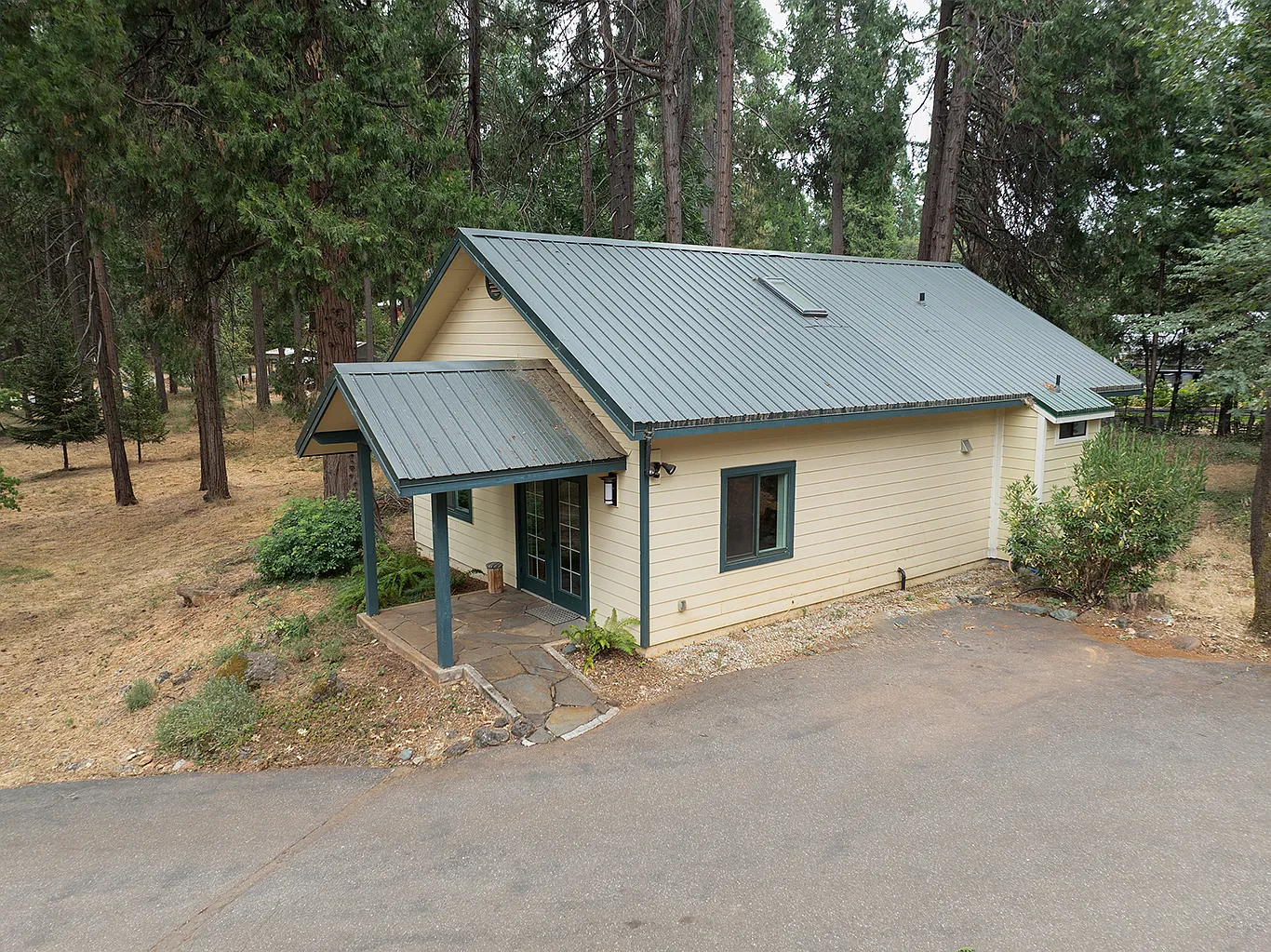Studio, 10000 sqft, $2,375 — Photo 2