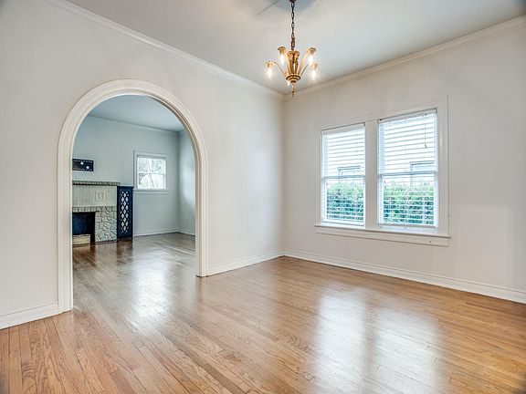 2nd image of 612 Cordova St