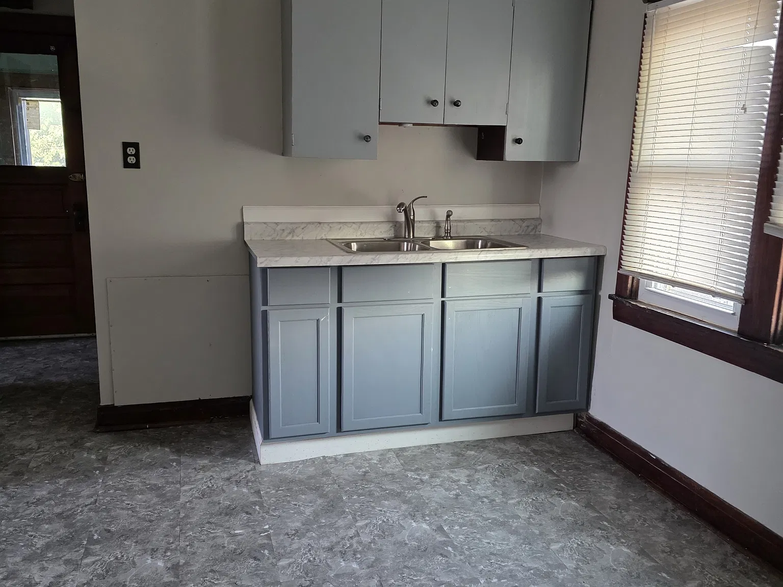 2404 White Oak Avenue Unit 3 - 3 — Photo 4