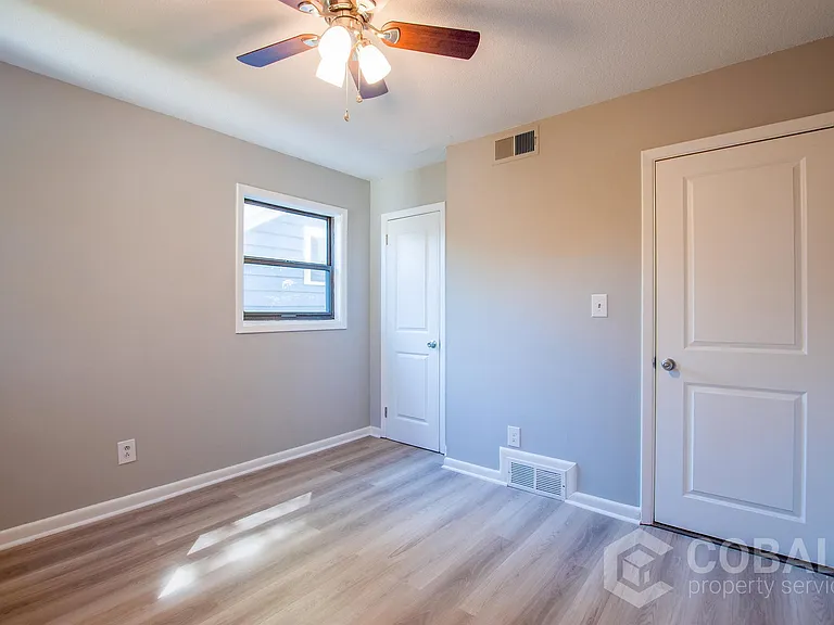 886 Saint Charles Ave NE #2 — Photo 13