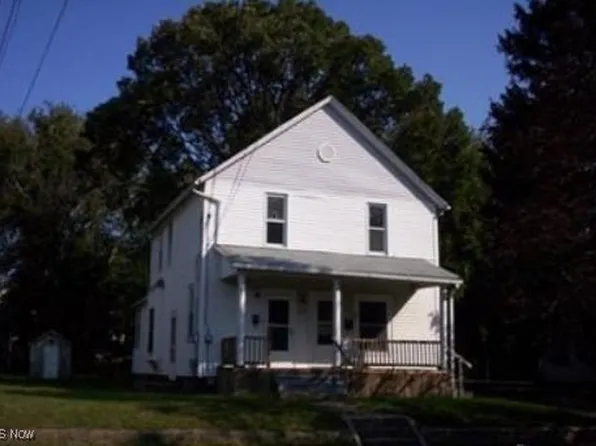 39 Brown St, Barberton, OH 44203