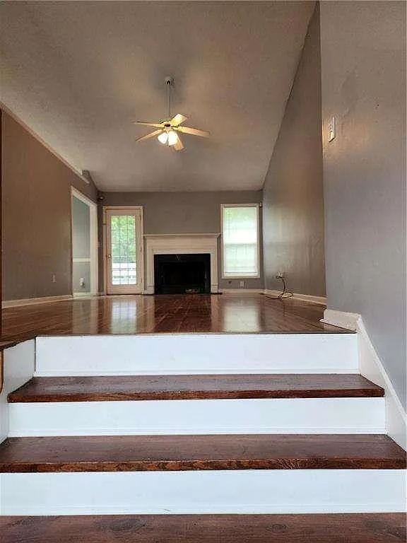 4 bed, 3.0 bath, $2,275 — Photo 3