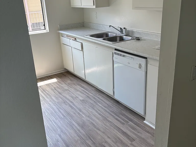 551 W Pueblo St #13 — Photo 6