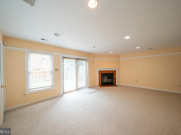 10168 Turnberry Pl — Photo 22