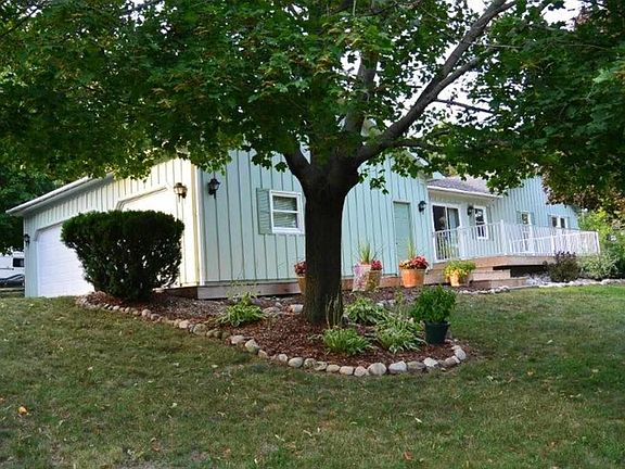 2nd image of 1734 Cherry Lane Dr