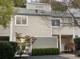 8403 Cricket Lake Dr, Charlotte, NC 28277