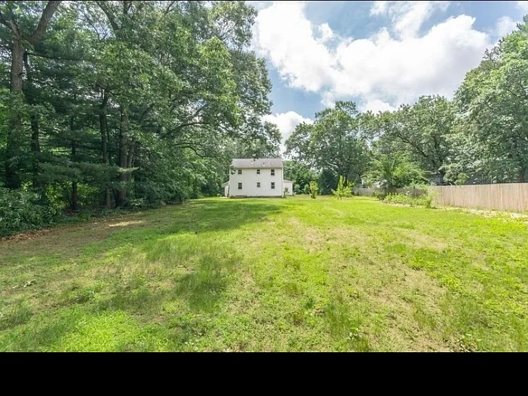 James St — Photo 16