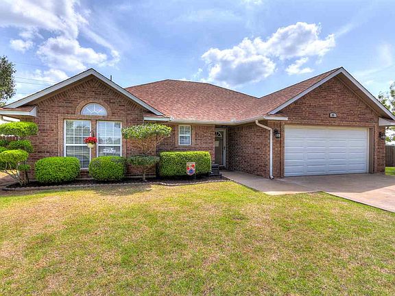 2nd image of 6 SW Bradbury Cir