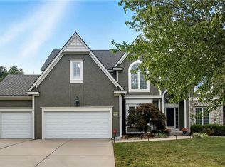 4520 W 140th St, Leawood, KS 66224