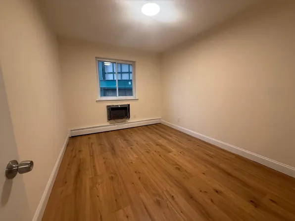 (undisclosed Address), Bronx, NY 10461