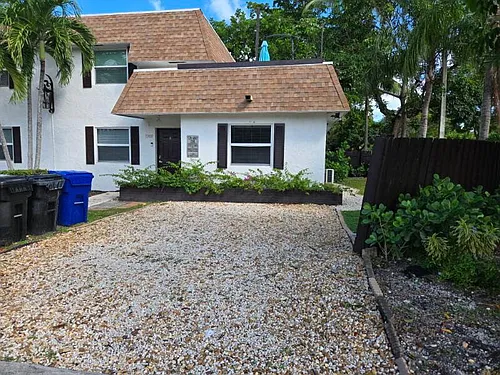 1300 NW 4th Ave #B Photo 1