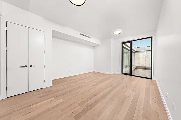 Rented by Nooklyn NYC LLC | media 13