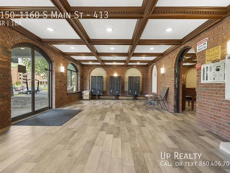 1150-1160 S Main St #413 — Photo 23