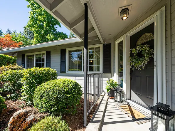 171 Shaniko Ct, Medford, OR 97504