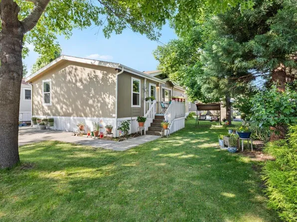 10 E South Stage Rd Spc 423, Medford, OR 97501