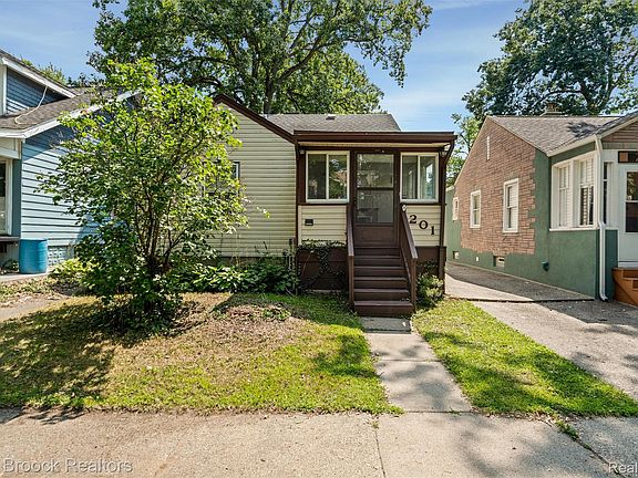 2nd image of 201 W Webster St