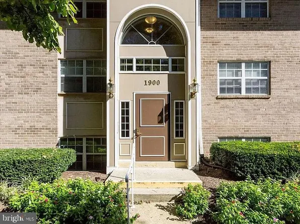 1900 Wilson Ln APT T2, Mc Lean, VA 22102