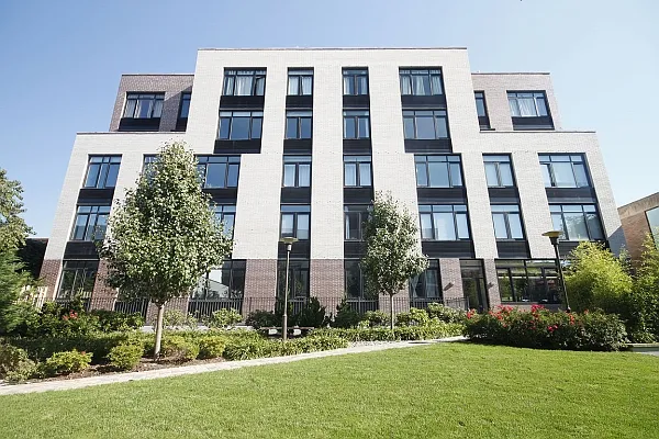 Rented by MNS | media 17