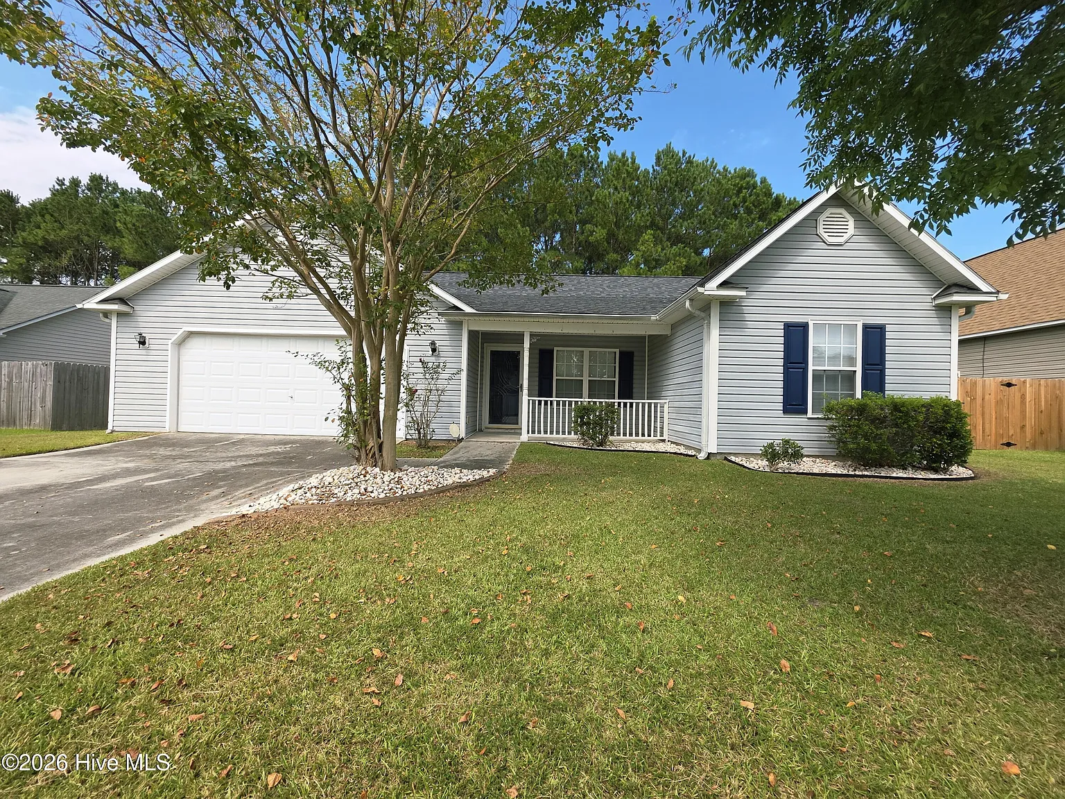 3 bed, 2.0 bath, 1296 sqft, $1,500 — Photo 1