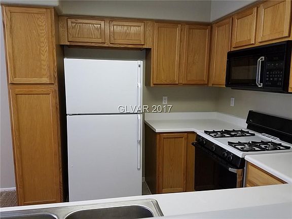 5th image of 3075 Casey Dr Unit 104