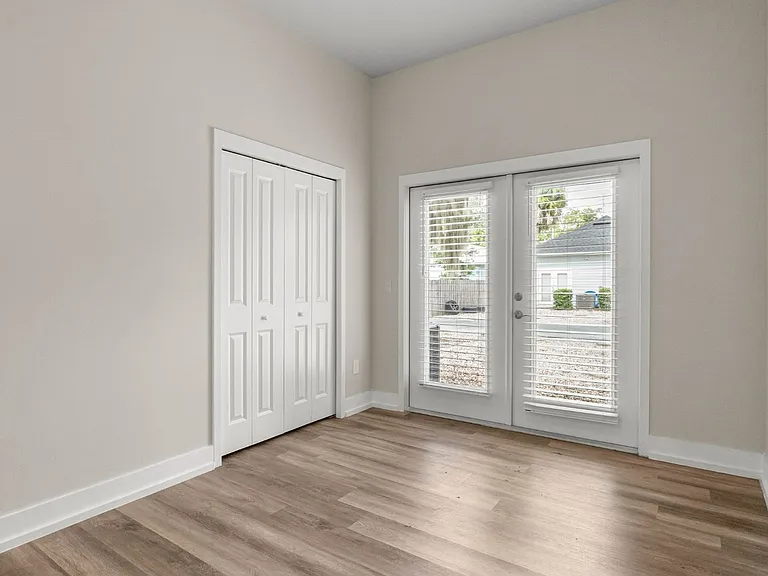 420 NW 1st St — Photo 17