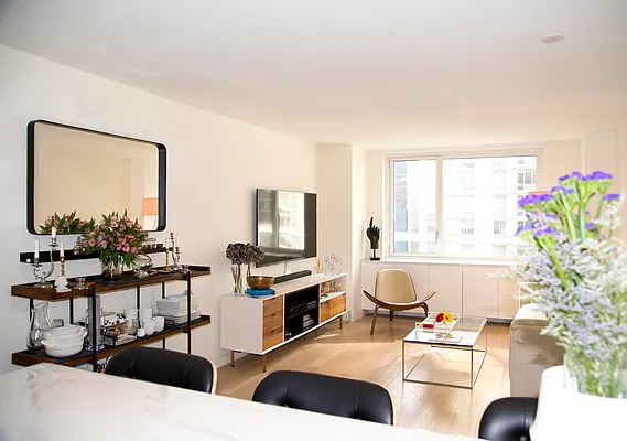 Rented by Compass | media 26