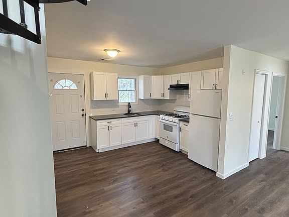 3rd image of 887 Edwards Rd Unit D