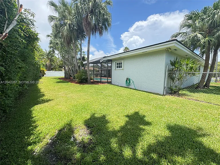 7600 SW 174th St — Photo 39