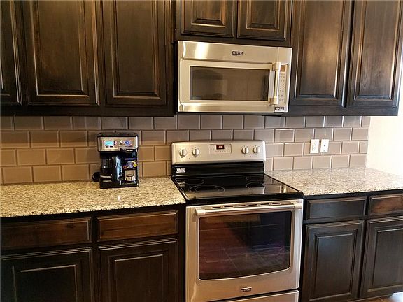 4th image of 918 Mockingbird Ln