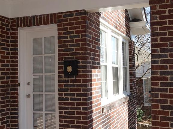 Apt B Front Entrance