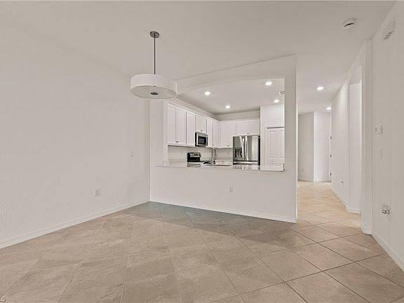 4th image of 2637 Vine AVE