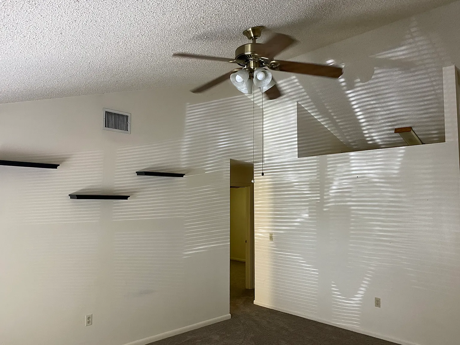 2 bed, 840 sqft, $1,300 — Photo 3