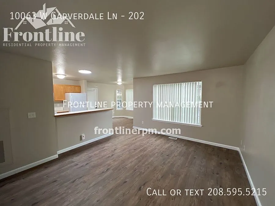 Nice upstairs apartment close to The Village - Washer/Dryer included! — Photo 2