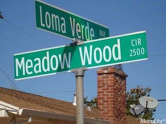 3rd image of 2595 Meadow Wood Cir