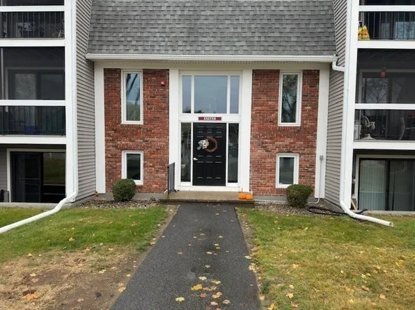 15 Foundry St #E52, South Easton, MA 02375