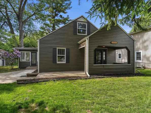 19556 Paxson Dr N, South Bend, IN 46637