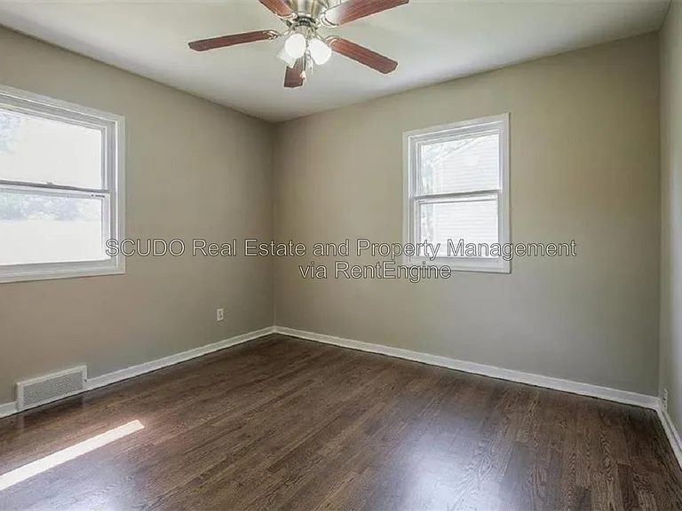 7642 Ash St — Photo 7