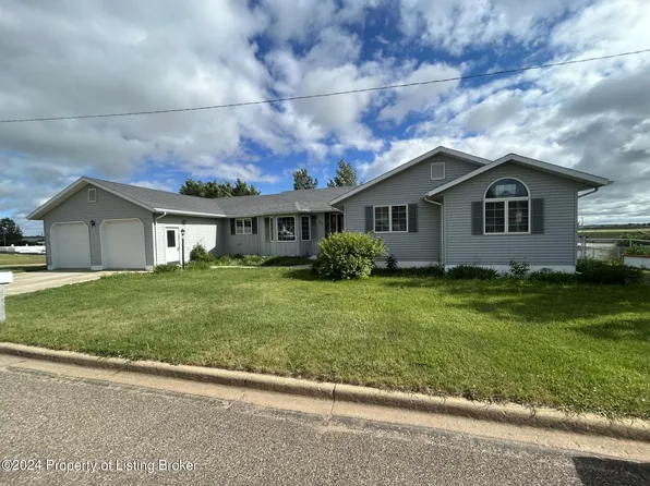 501 4th St SW, Bowman, ND 58623