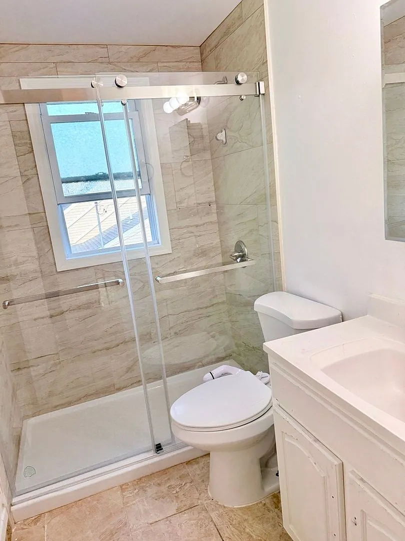 Spacious 1 BR in Farmingdale — Photo 2