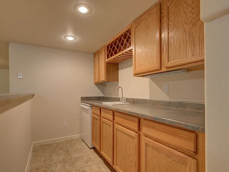 1352 Lookout Springs Dr — Photo 37