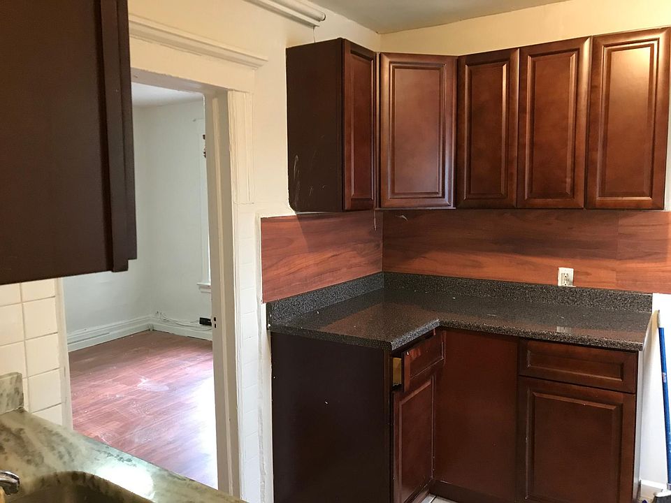 1st image of 532 Glenwood Ave APT 3