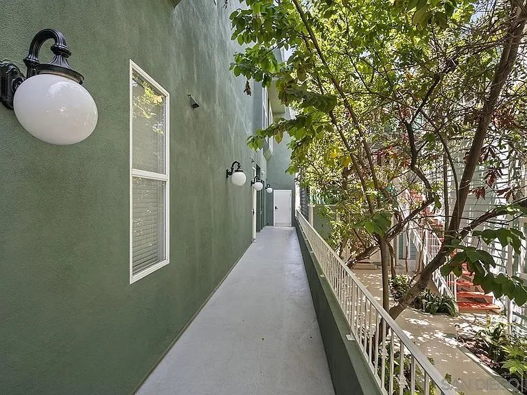 1632 Union St #4 — Photo 5