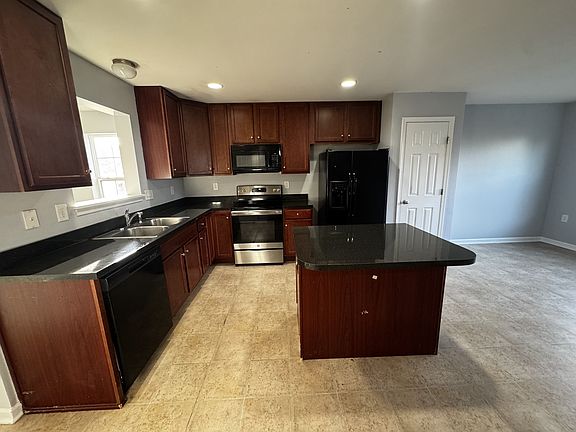 2nd image of 113 Carnegie Links Dr #1