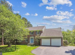 9907 Rosewood Hill Cir, Vienna, VA 22182
