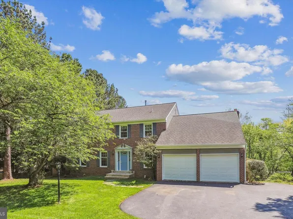 9907 Rosewood Hill Cir, Vienna, VA 22182
