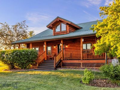 480 Moose Crossing Rd, Gallatin Gateway, MT, 59730