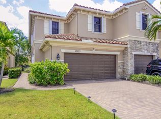 10373 Wellington Parc Dr, Wellington, FL 33449