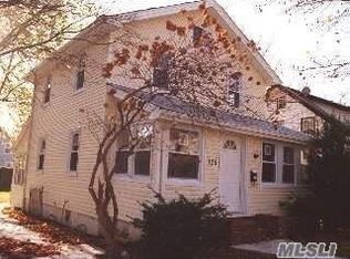 125 Pearsall Ave, Freeport, NY 11520
