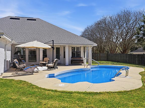 5th image of 210 Wynnehaven Beach Rd